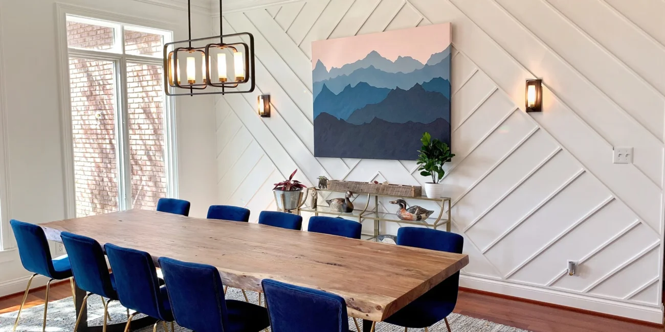 Stunning Dining Room Accent Wall